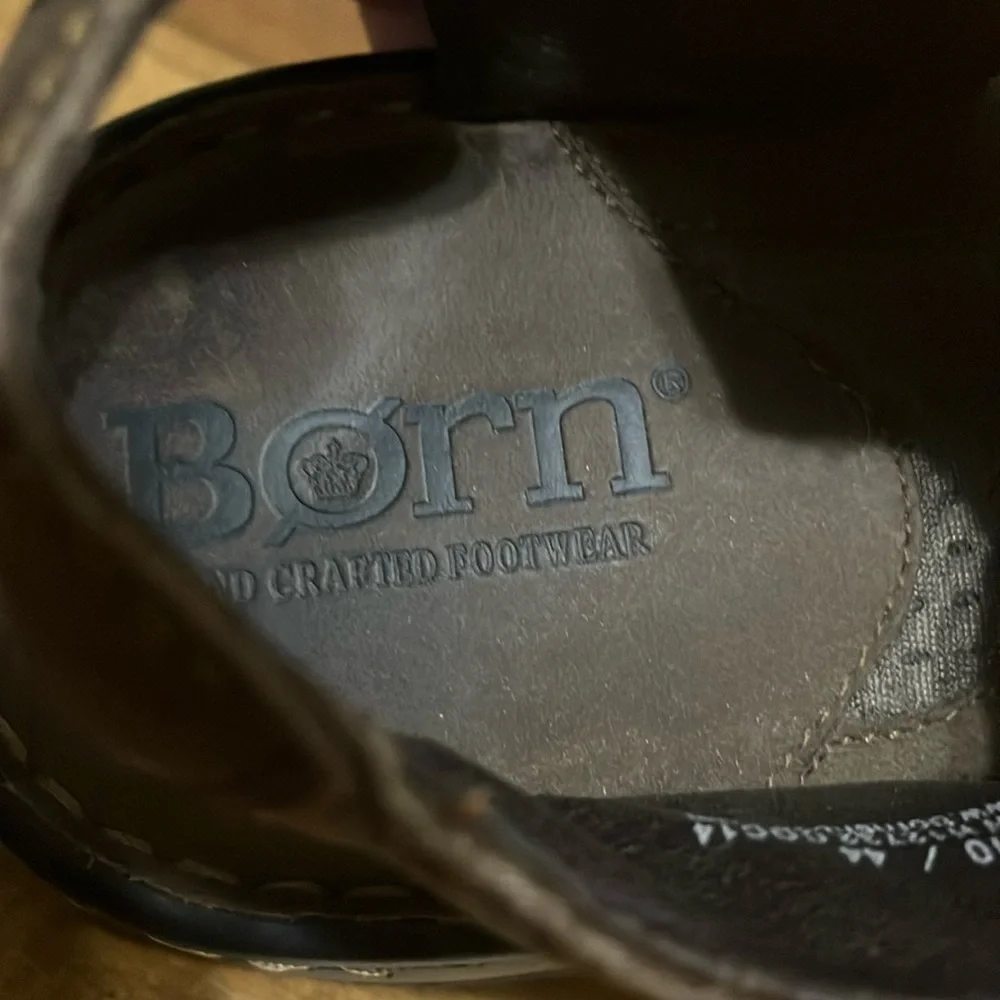 Born men leather sandal, size 10